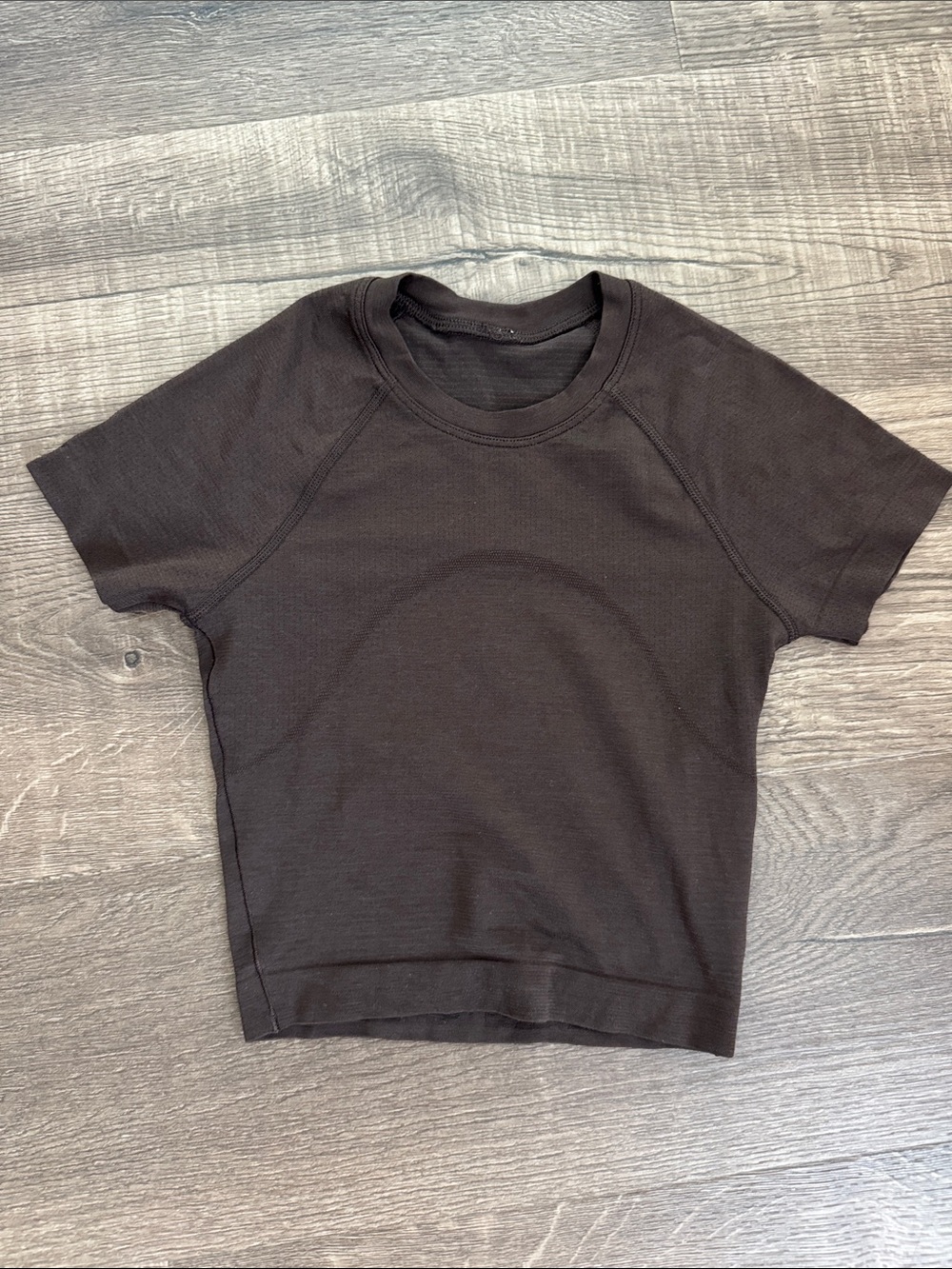 Lululemon swiftly tech crop size 0 espresso Short-Sleeve Crewneck